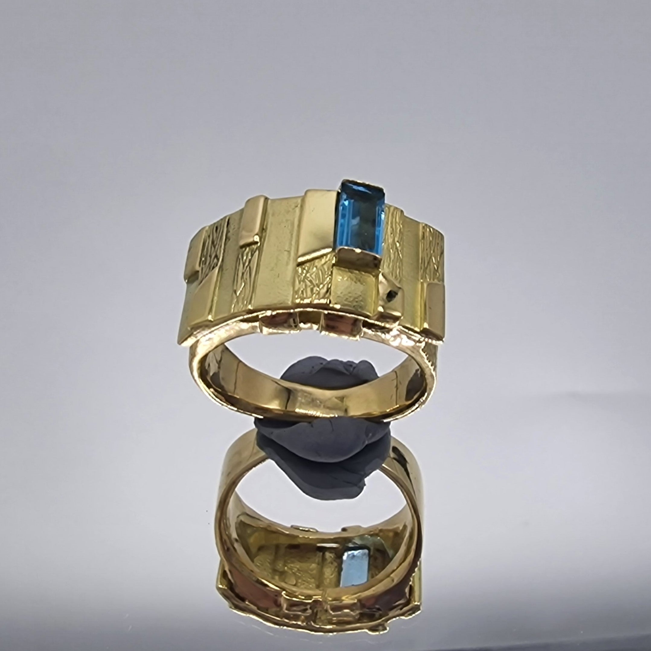 Gouden hanger van de klant herwerkt naar ring